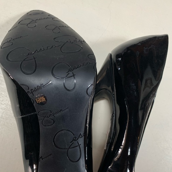 Black smooth heels 👠 size 8.5 M - Picture 2 of 8